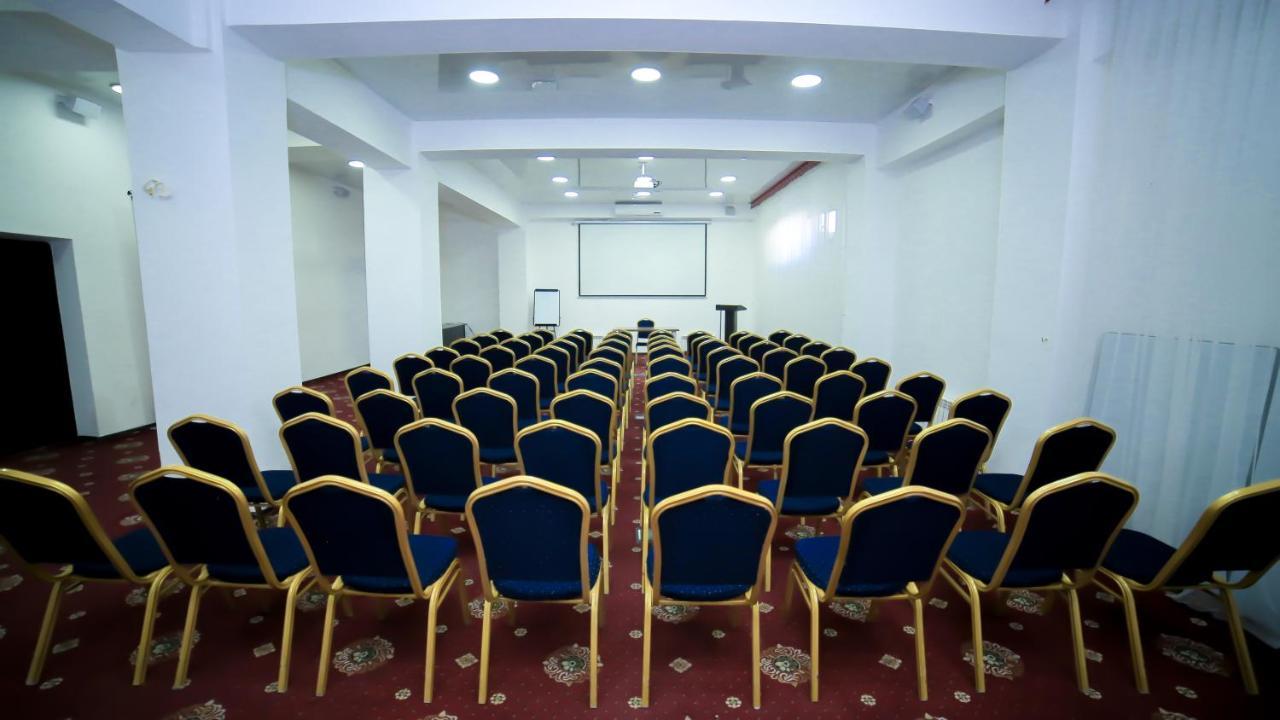 Astra Hotel Almaty Eksteriør bilde