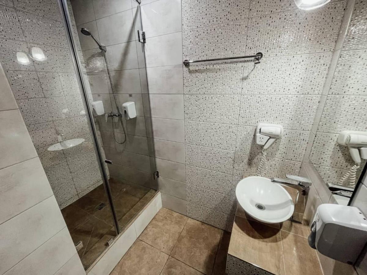 Astra Hotel Almaty Eksteriør bilde