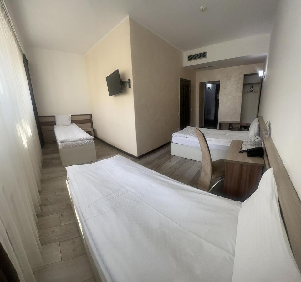 Astra Hotel Almaty Eksteriør bilde