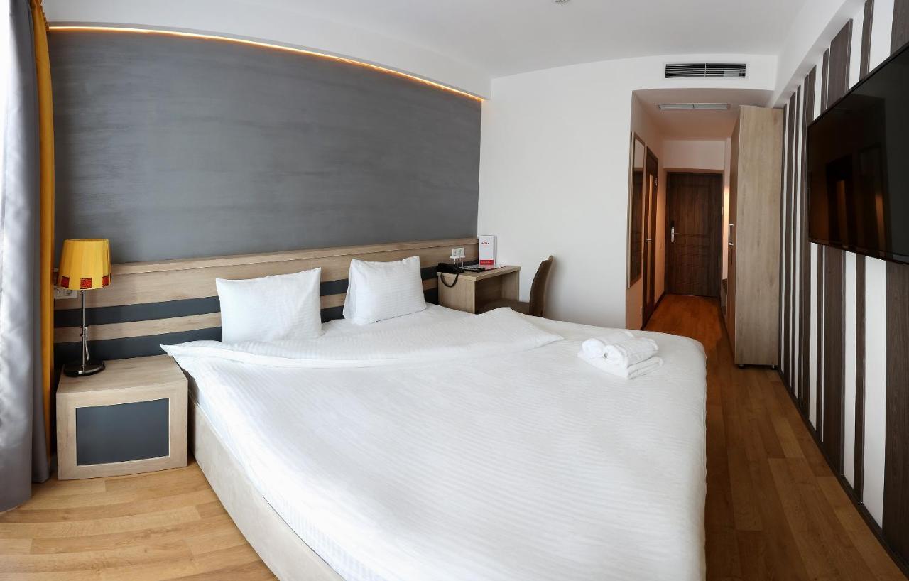 Astra Hotel Almaty Eksteriør bilde